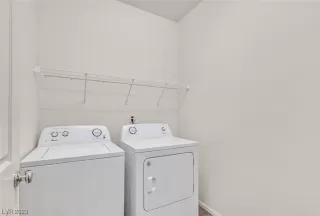 Photo #5: 2481976 Listing