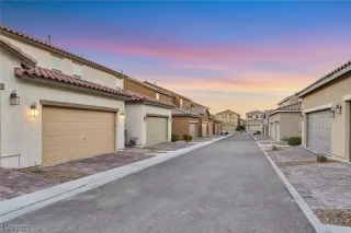 Photo #6: 2481976 Listing