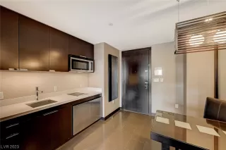 Photo #4: 2481994 Listing