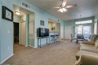 Photo #2: 2481995 Listing