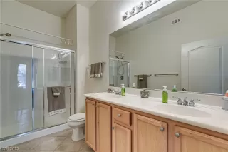 Photo #5: 2481995 Listing