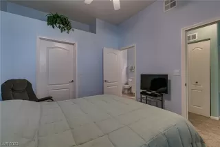 Photo #6: 2481995 Listing