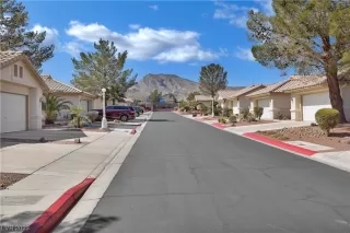 Photo #3: 2482016 Listing