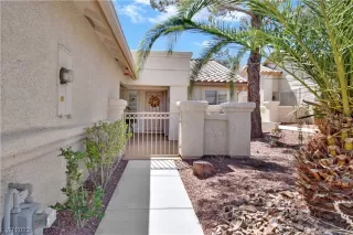 Photo #4: 2482016 Listing