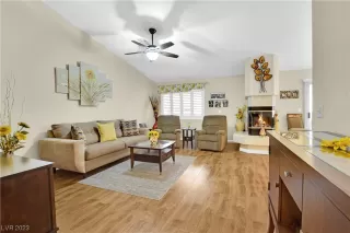 Photo #6: 2482016 Listing