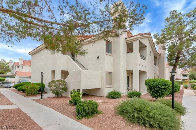 MLS: 2482029 Condo For Sale