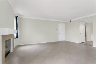 Photo #4: 2482029 Listing