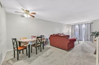 Photo #6: 2482039 Listing