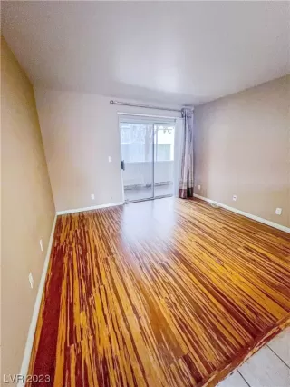 Photo #2: 2482069 Listing 