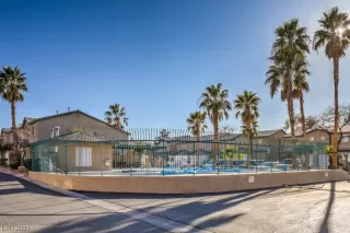 Photo #1: 2482072 Listing 