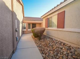 Photo #1: 2482075 Listing 