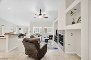 Photo #4: 2482120 Listing 