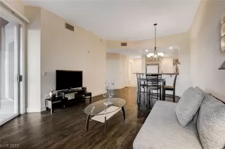 Photo #5: 2482122 Listing 