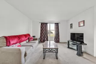 Photo #4: 2482126 Listing 