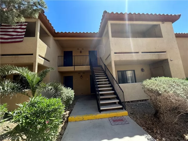 MLS: 2482196 Condo For Sale