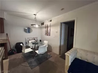 Photo #4: 2482196 Listing