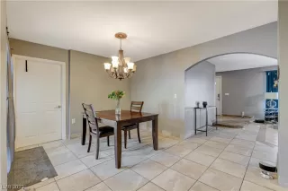 Photo #4: 2482197 Listing