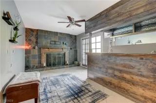 Photo #5: 2482197 Listing