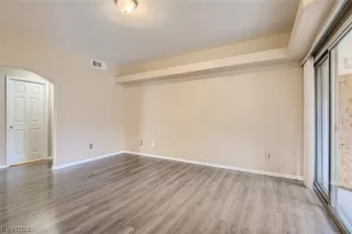 Photo #3: 2482256 Listing 