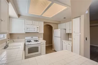 Photo #6: 2482256 Listing 