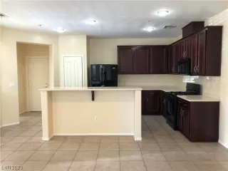 Photo #2: 2482267 Listing 