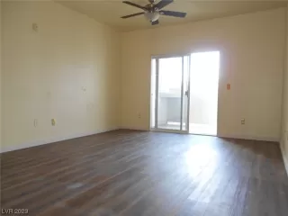 Photo #4: 2482268 Listing