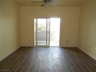 Photo #6: 2482268 Listing