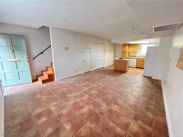 MLS: 2482281 Condo For Sale