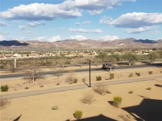 Photo #3: 2482294 Listing 