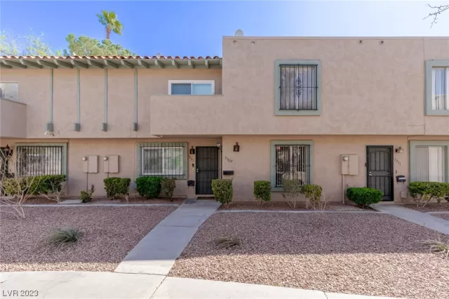 MLS: 2482321 Condo For Sale