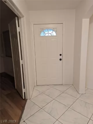 Photo #1: 2482332 Listing