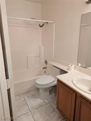 Photo #6: 2482332 Listing