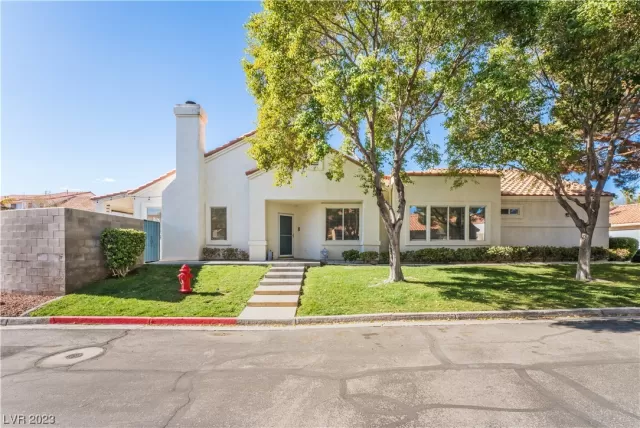 MLS: 2482352 Condo For Sale