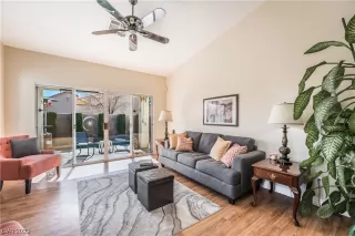 Photo #5: 2482352 Listing 