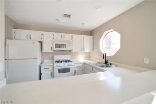 Photo #4: 2482372 Listing 