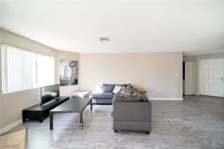 Photo #5: 2482372 Listing 