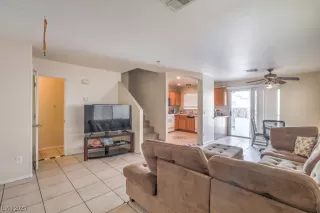 Photo #3: 2482380 Listing 