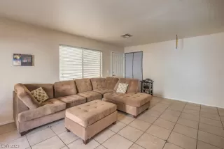 Photo #5: 2482380 Listing 