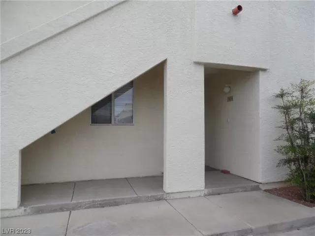 MLS: 2482381 Condo For Sale