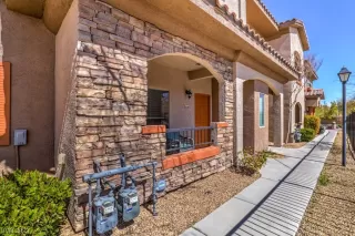 Photo #1: 2482384 Listing