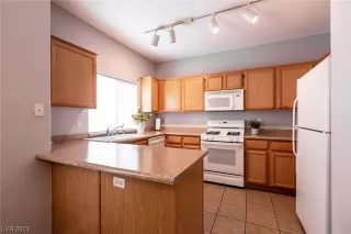 Photo #6: 2482387 Listing