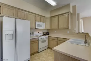 Photo #5: 2482410 Listing