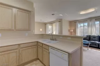 Photo #6: 2482410 Listing