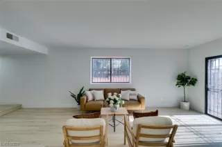 Photo #2: 2482441 Listing