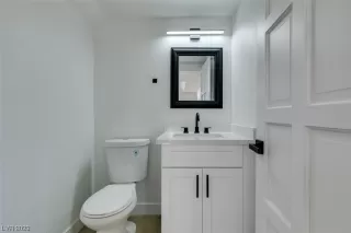 Photo #6: 2482441 Listing