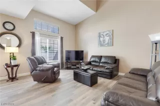 Photo #1: 2482446 Listing