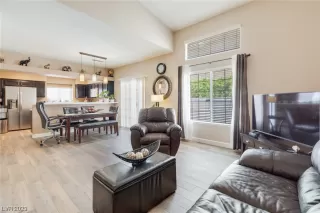 Photo #2: 2482446 Listing