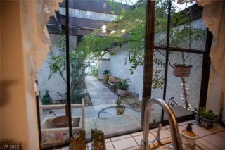 Photo #2: 2482450 Listing