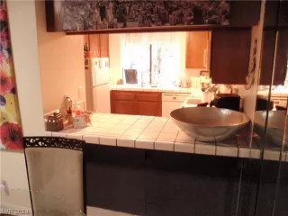 Photo #3: 2482450 Listing