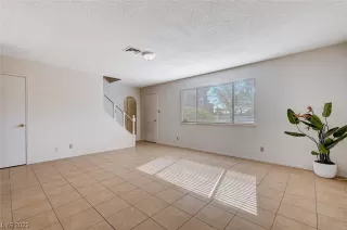 Photo #4: 2482462 Listing 